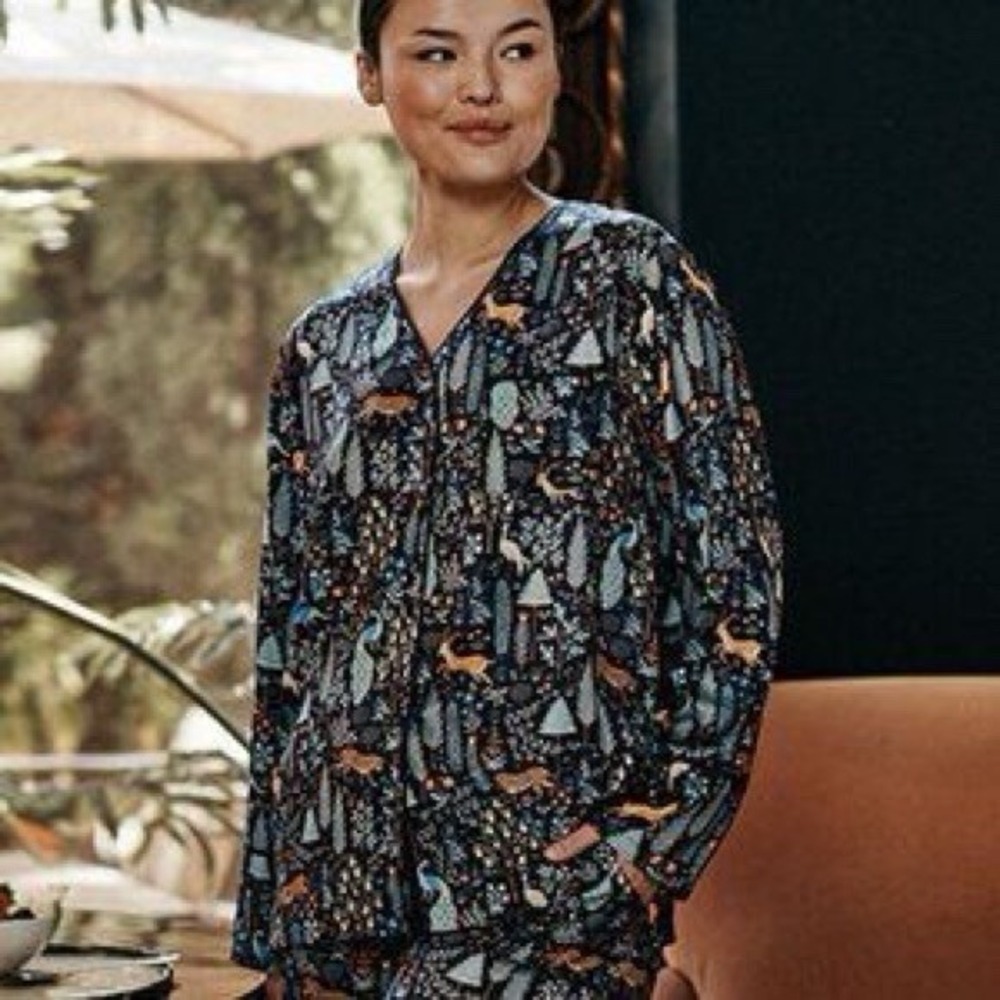 Summersalt Cloud 9 Pajama Top Enchanted Forest Animal Print XS Sleep Shirt